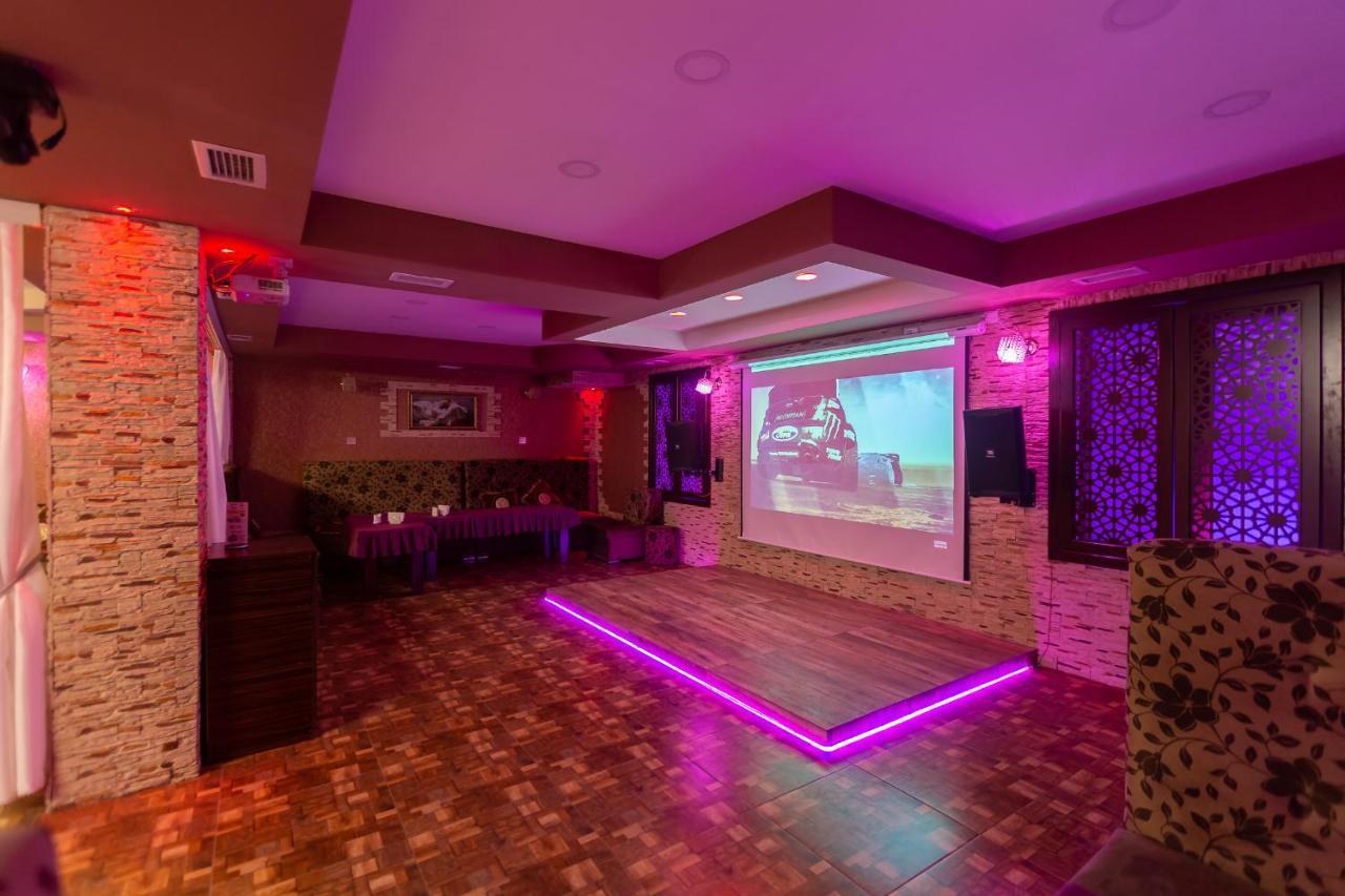 Maris Hotel Baku Ngoại thất bức ảnh